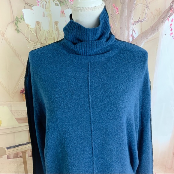 SOLD Athleta Transit Color block Wool Turtleneck Sweater - Picture 3 of 11